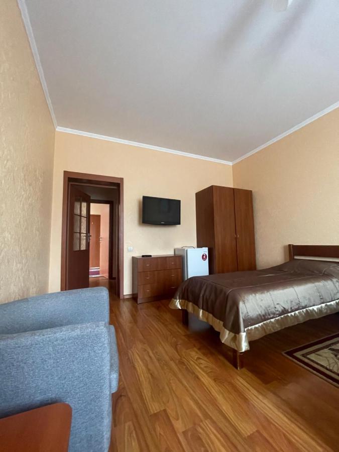Yunist Hotel Ивано-Франкивск Екстериор снимка