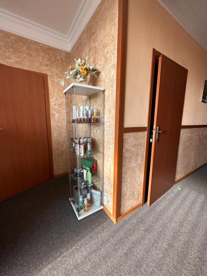 Yunist Hotel Ивано-Франкивск Екстериор снимка