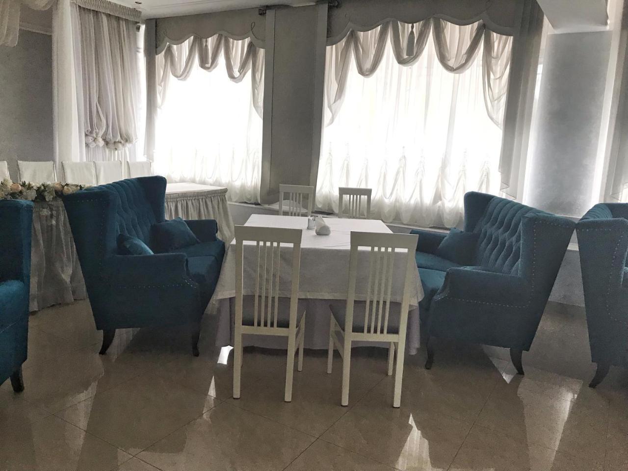 Yunist Hotel Ивано-Франкивск Екстериор снимка